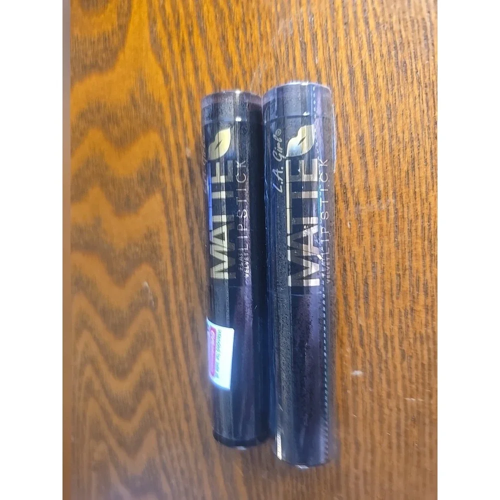 2x L.A.‎ Girl Matte Flat Velvet Lipstick, Raven GLC826